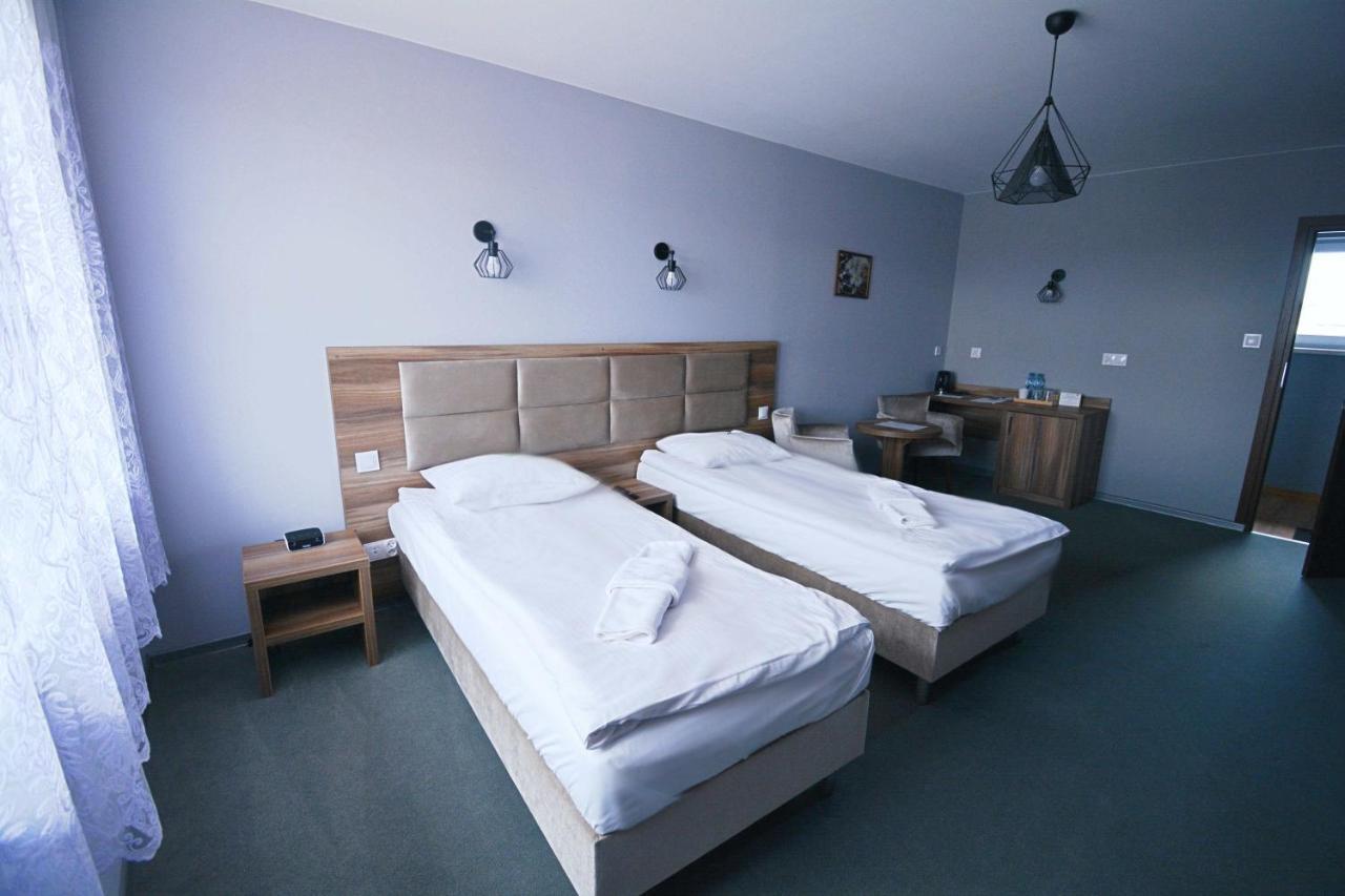Hotel Awis 库特诺 外观 照片